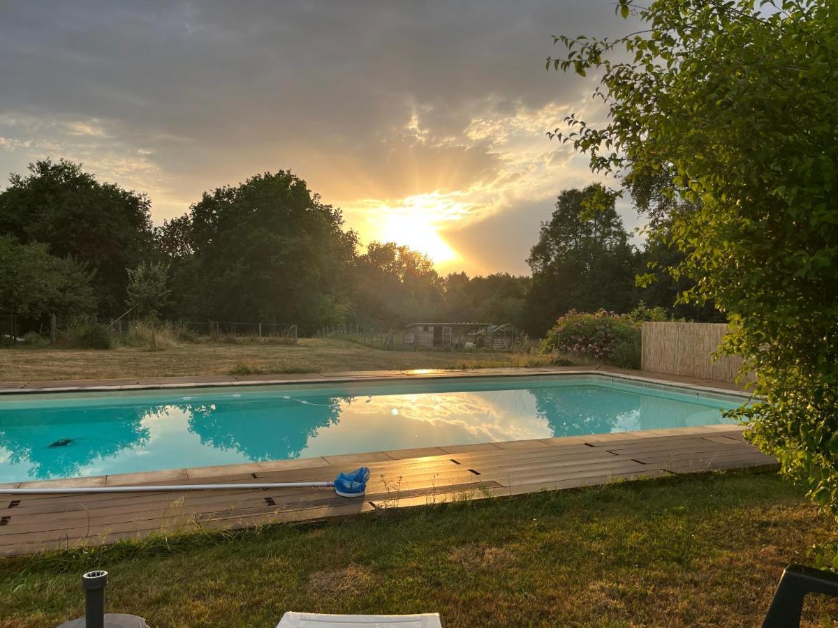 Maison Perigord Vert Piscine Et Spa La Roche-Chalais Exterior foto