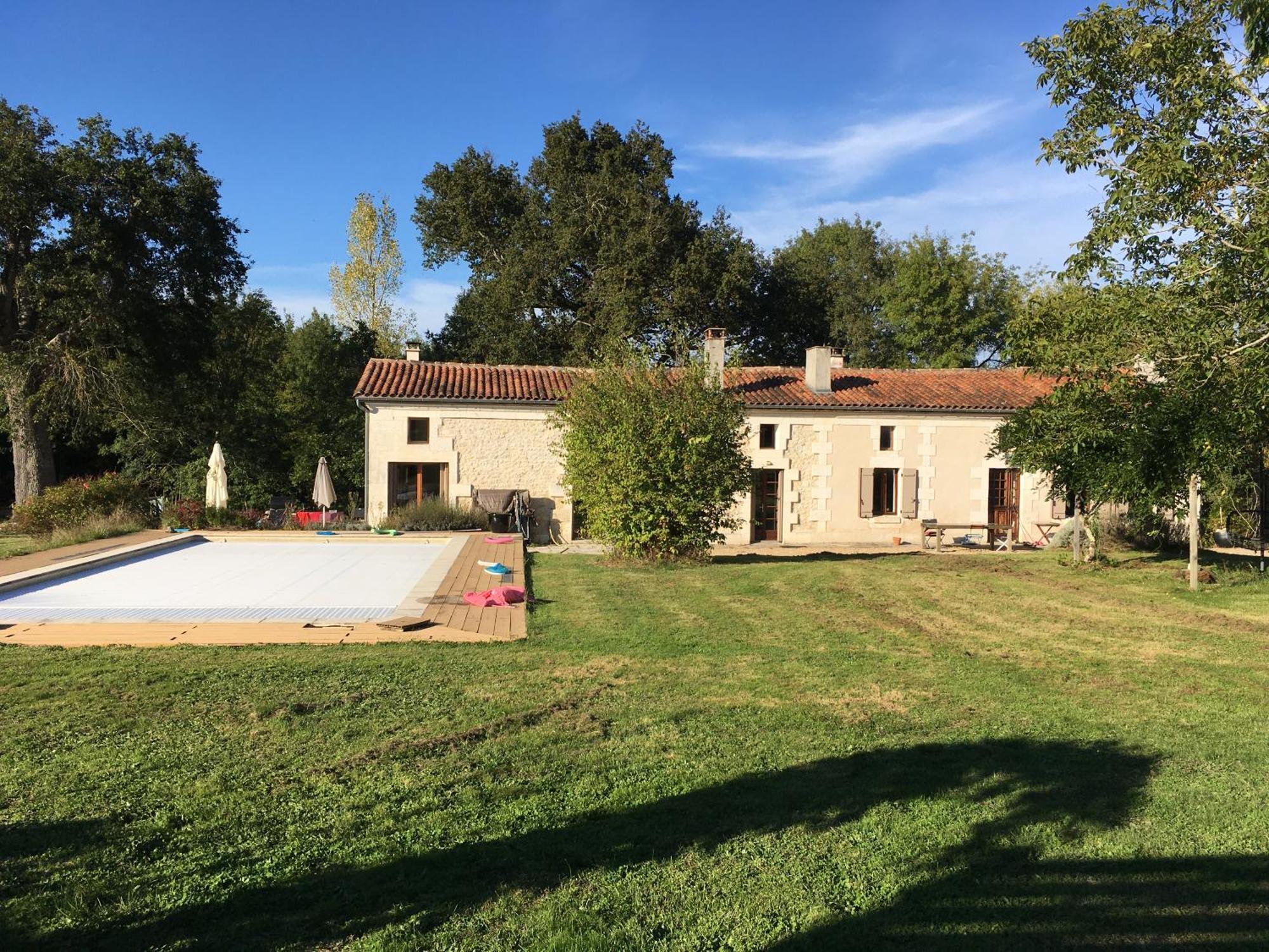 Maison Perigord Vert Piscine Et Spa La Roche-Chalais Exterior foto